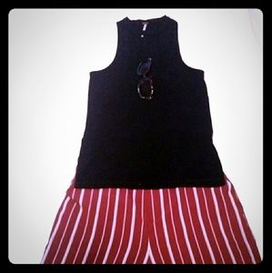 Sleeveless Black Ribbed Keyhole Top